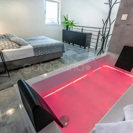 Apartment Rooftop Penthouse - Private Hottub & Duplex Whirlpool Makarska