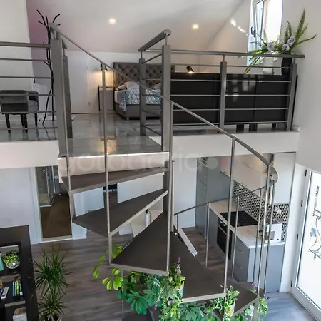 Apartment Rooftop Penthouse - Private Hottub & Duplex Whirlpool