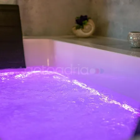 Rooftop Penthouse - Private Hottub & Duplex Whirlpool