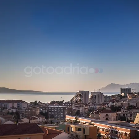 Apartment Rooftop Penthouse - Private Hottub & Duplex Whirlpool Makarska