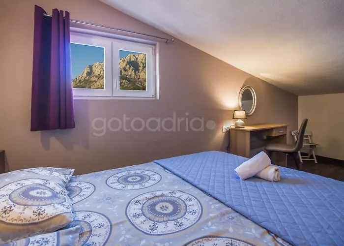 Rooftop Penthouse - Private Hottub & Duplex Whirlpool Apartment