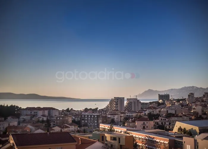 Daire Rooftop Penthouse - Private Hottub & Duplex Whirlpool Makarska