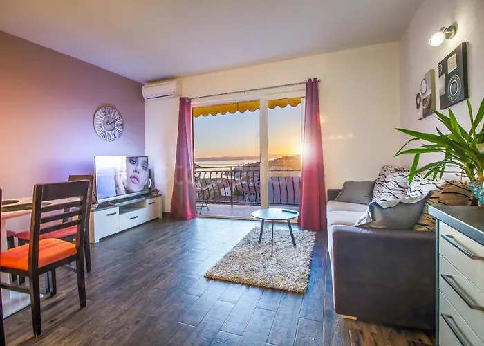 Apartment Rooftop Penthouse - Private Hottub & Duplex Whirlpool *